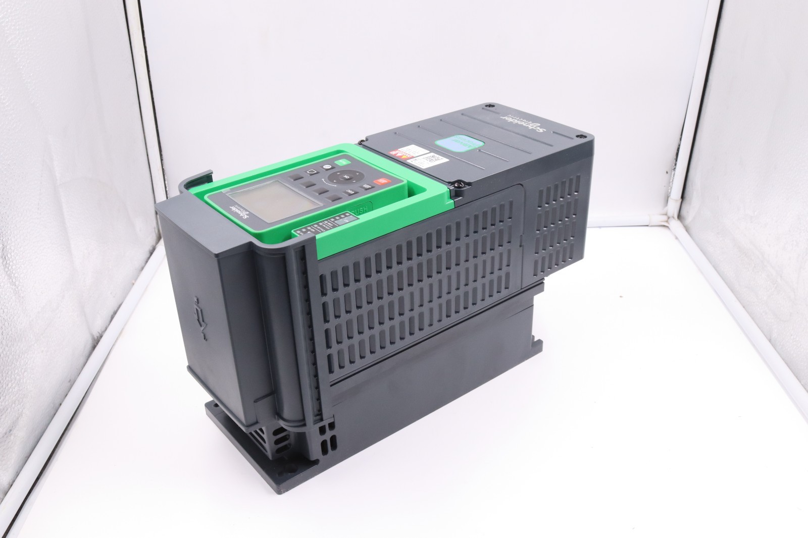 Schneider Electric ATV630U07N4 MADE IN INDONESIA