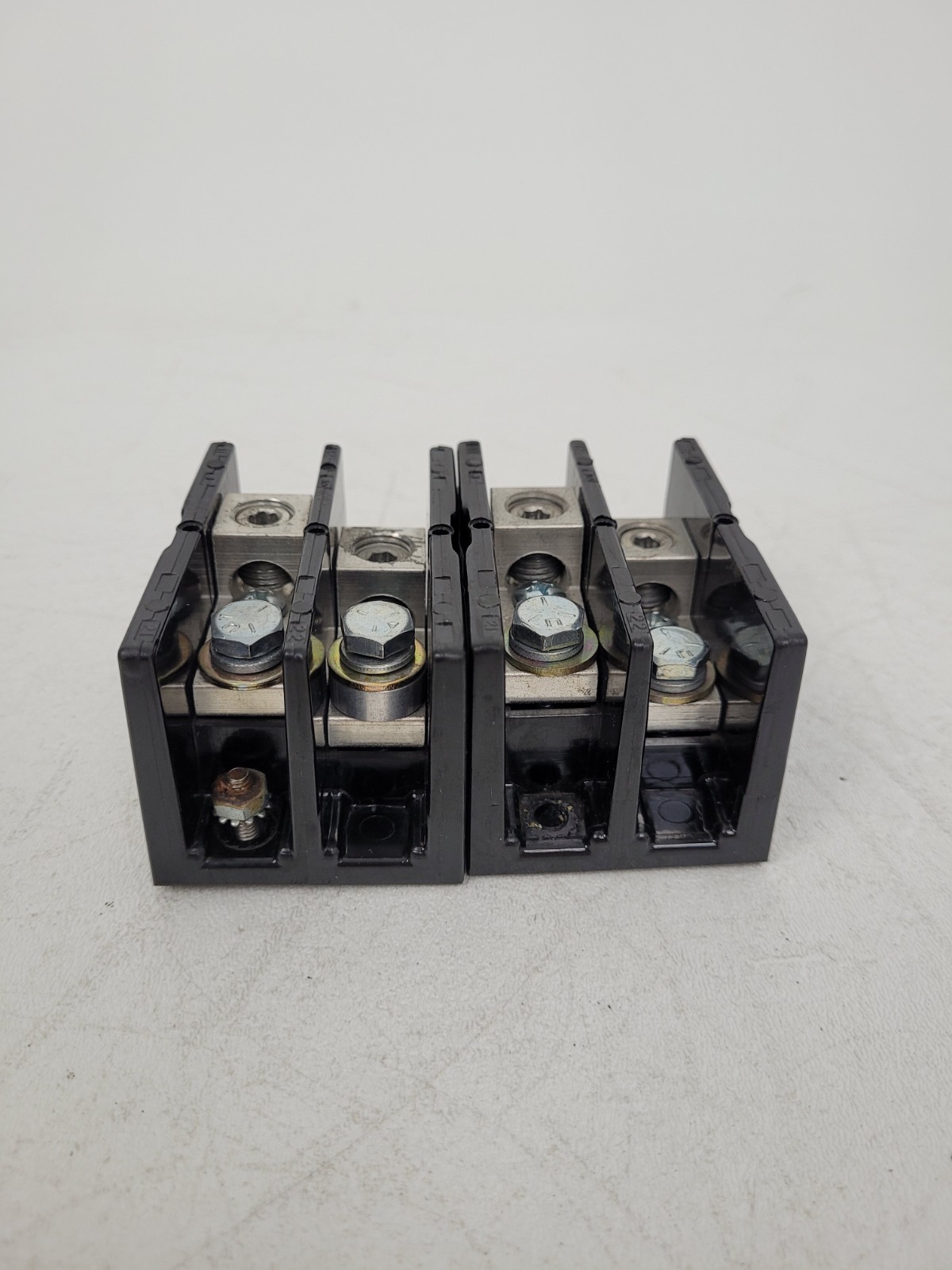 (Lot of 2) 1422553 Marathon Power Distribution Block 600V 175A – Next Day Option