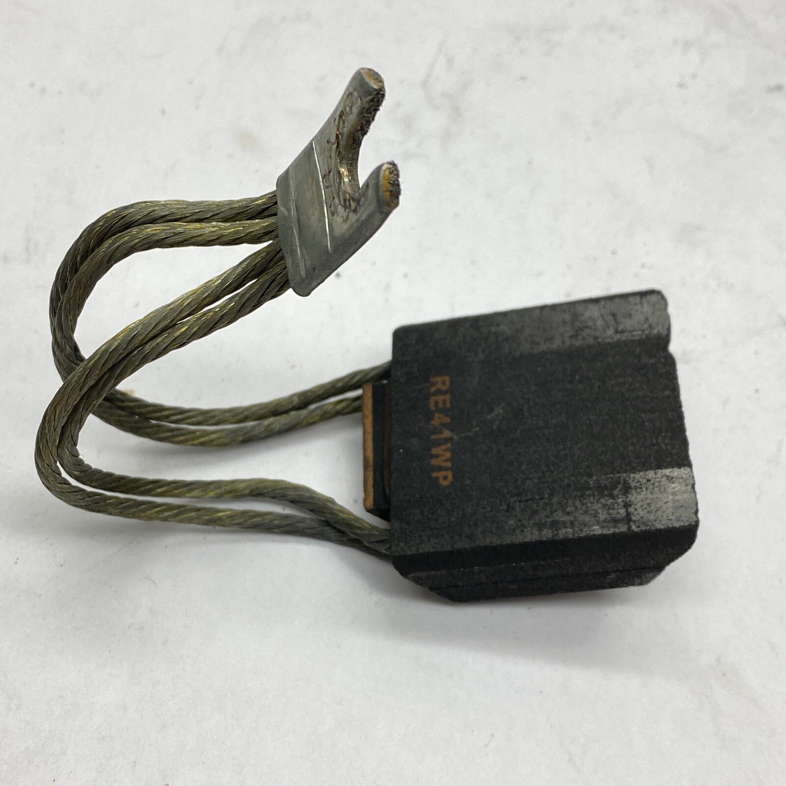 USED LOT of 5 Reliance Electric Standrd Carbon DC Motor Brushes RE41WP
