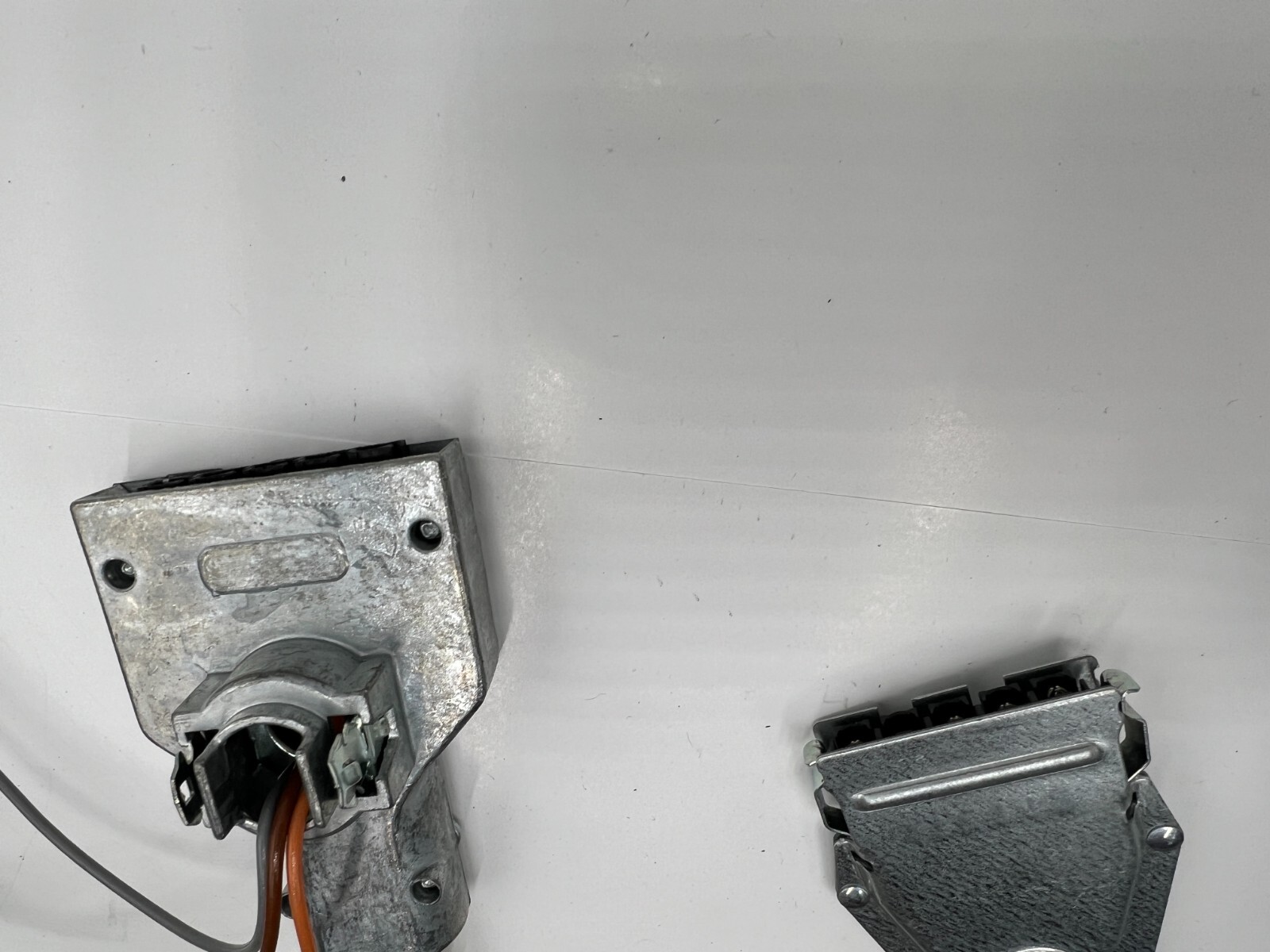Qty 2 Reloc OFC 277 12/3G Cable Extenders Power Tap