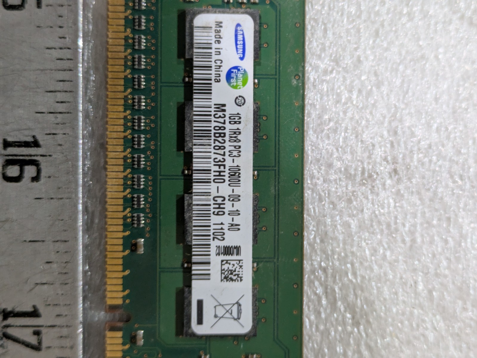 Samsung M378B2873FH0-CH9 1GB DDR3 PC3-10600 1333MHz Desktop Memory RAM 240-Pin