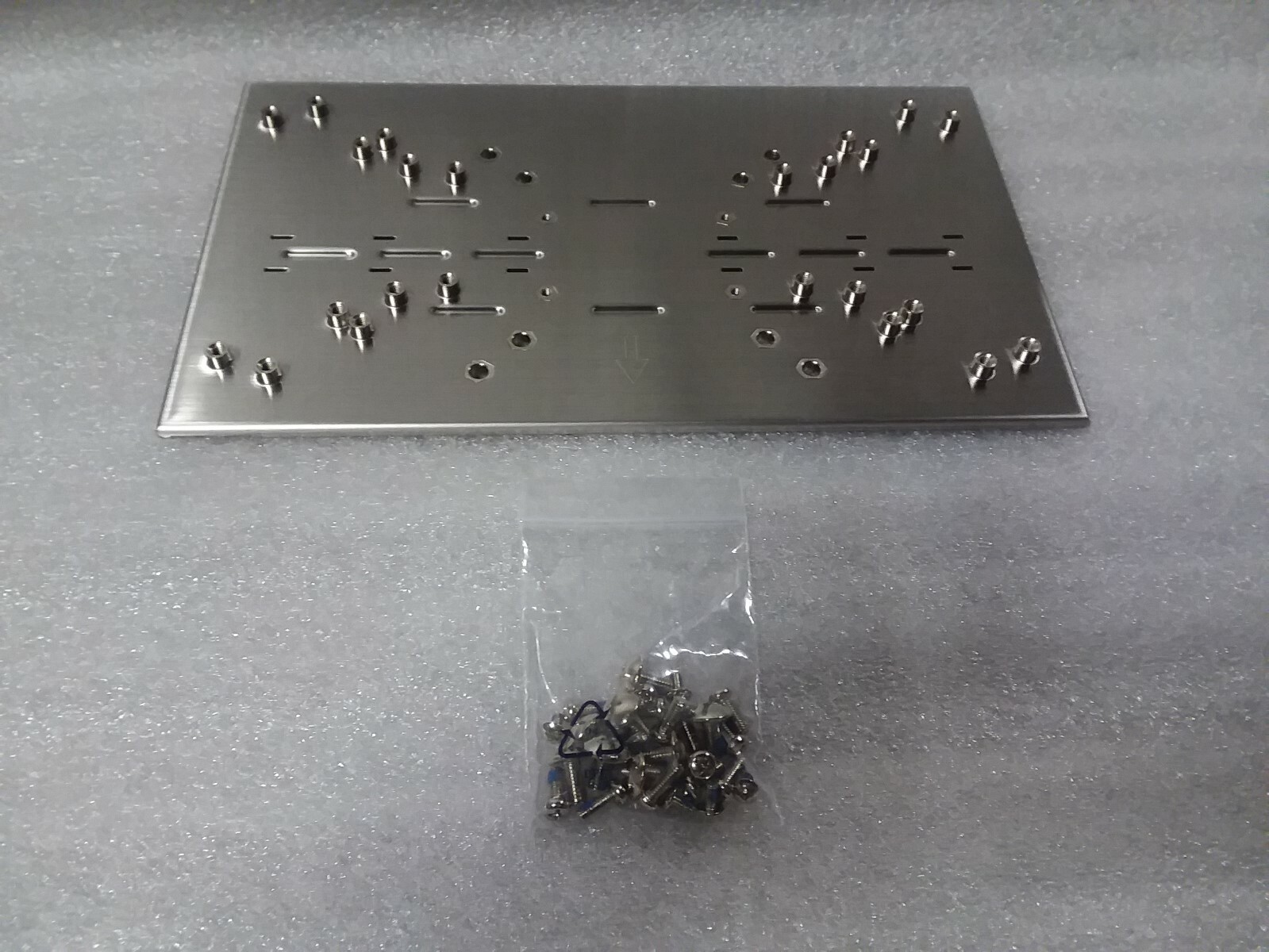 UNO-FPM21 Advantech Rev. A0 Integration VESA Mount Kit