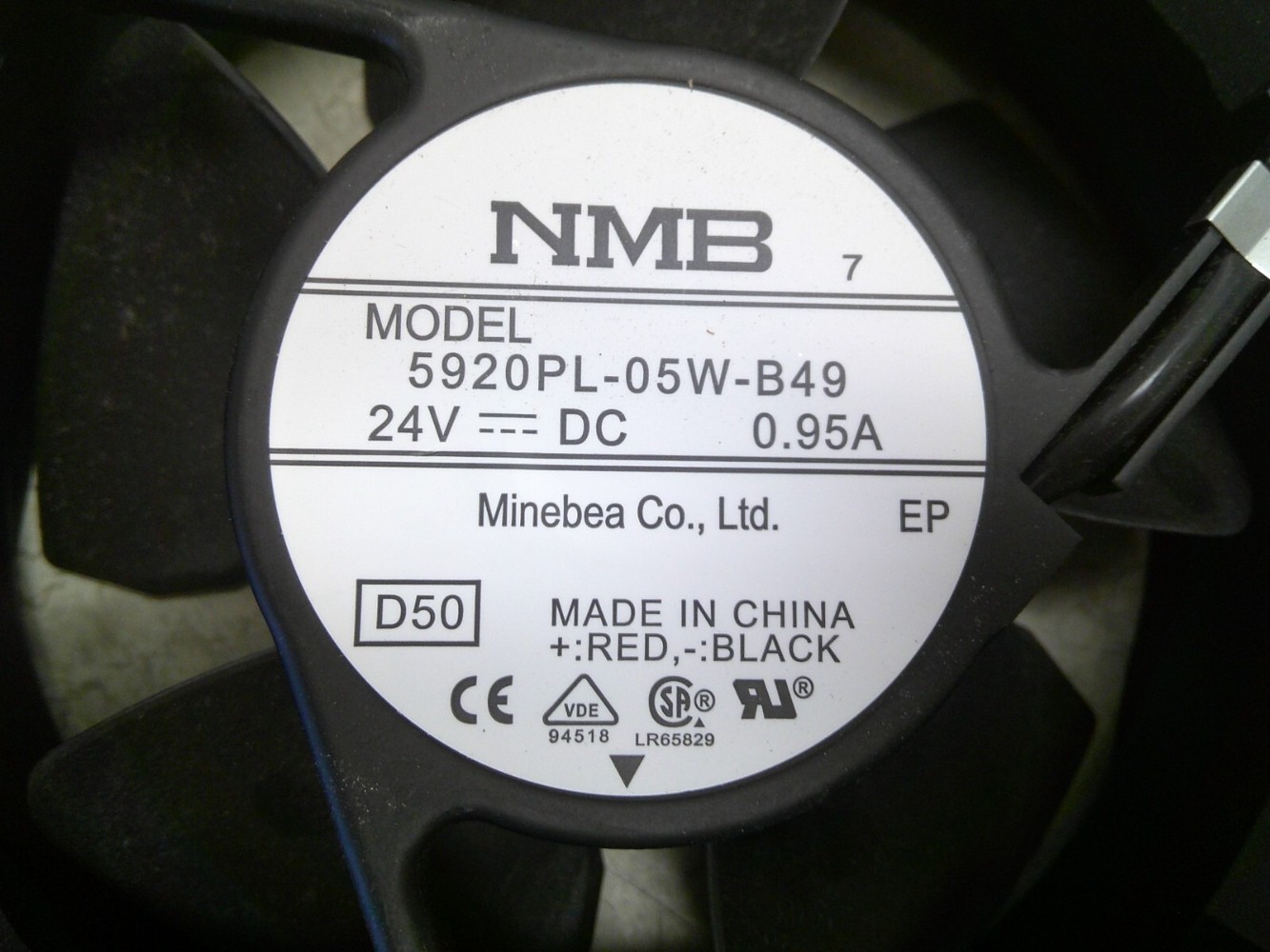 1PCS MODEL NMB 5920PL-05W-B49 Cooling AXIAL FAN 24V DC 0.95A