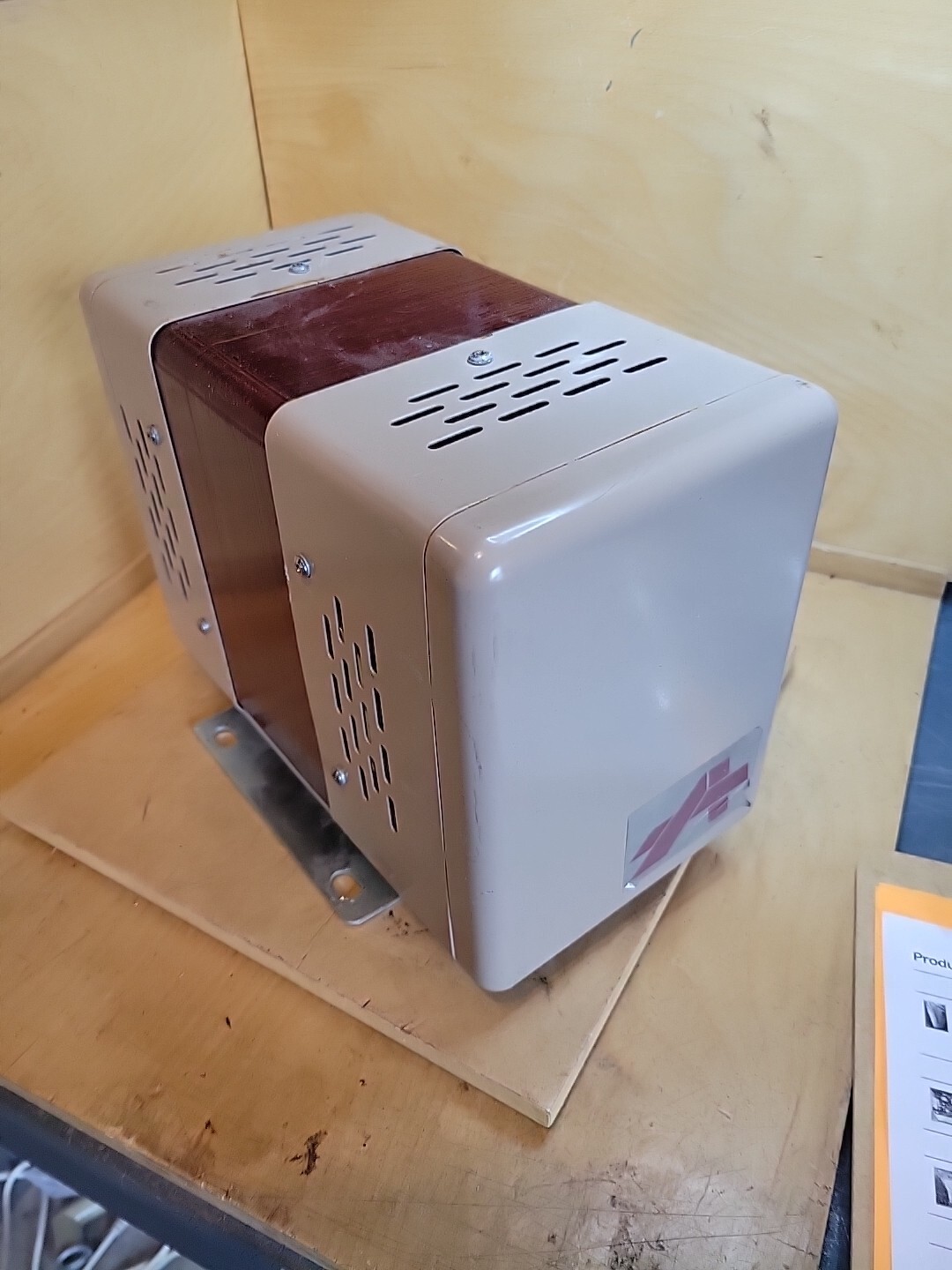 Advance Electronics GT 650/37, Constant Voltage Power Conditioner