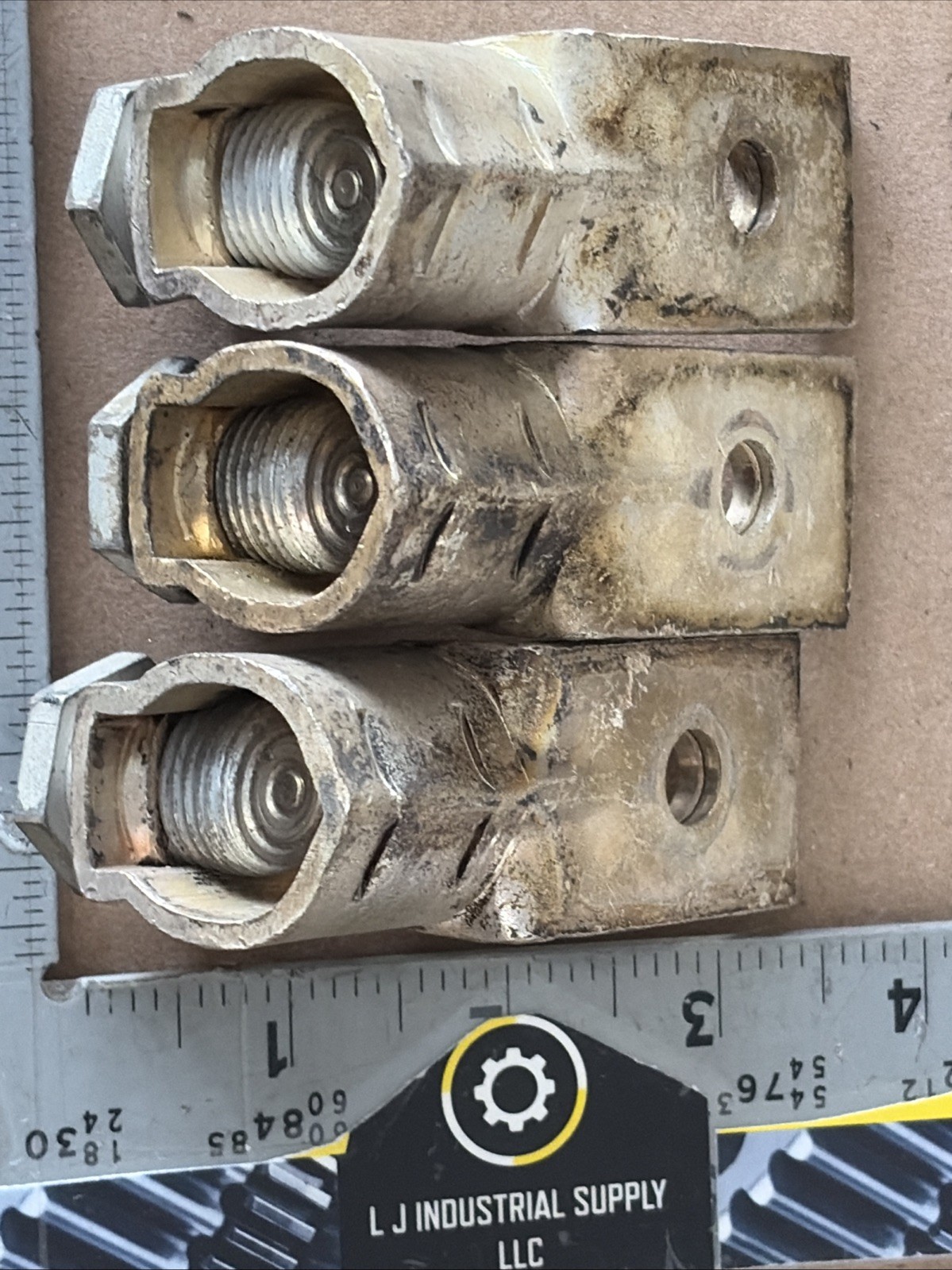 [Qty-3] ILSCO D245 600MCM 4/0 or Two 3/0 VT600 Copper Lugs _GOOD TAKE-OUTS!