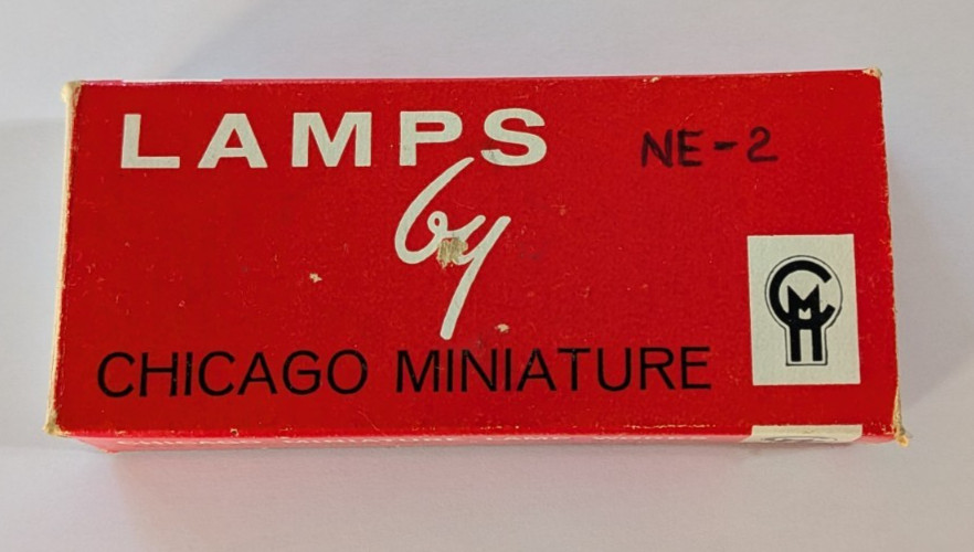 Box of Chicago Miniature Lamp Works Vintage NE-2 NE2 – 8 Bulbs