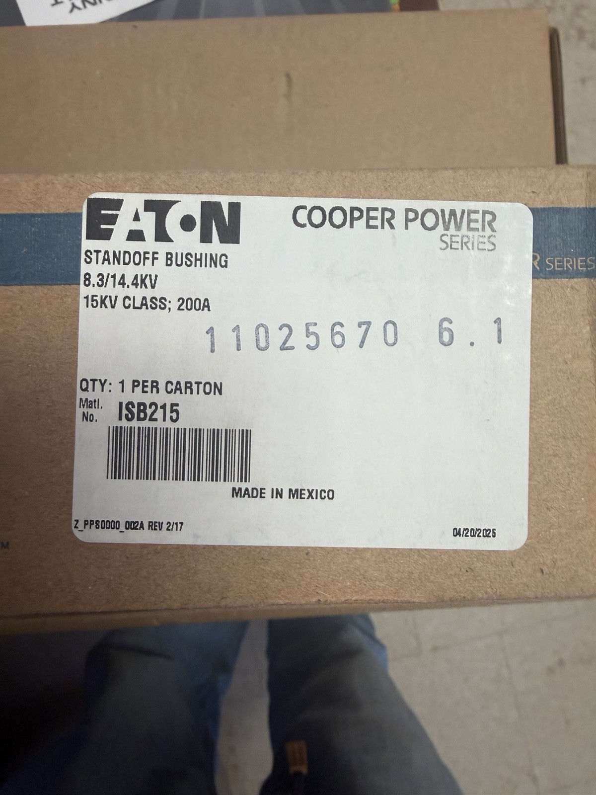 Eaton Cooper Power Series ISB215 Standoff Bushing 15kV Class 200A
