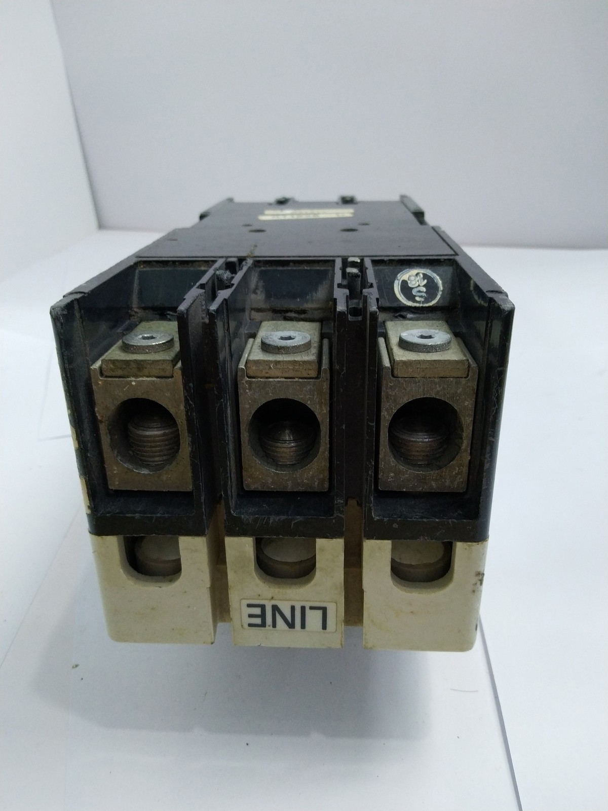 Cutler-Hammer circuit breaker HJD3250F
