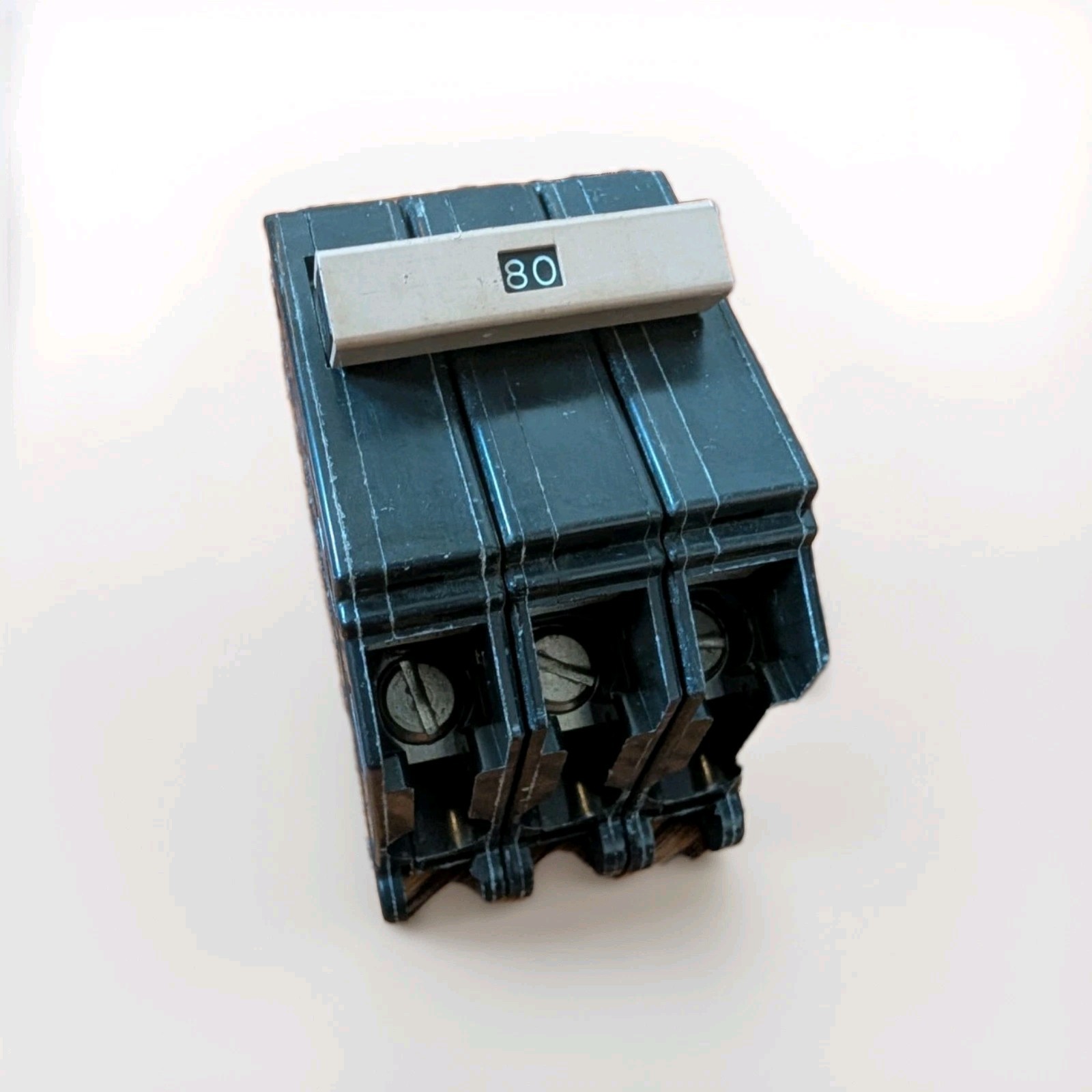 Eaton – CH3080 – 80A – 3-pole – 3 Phase Circuit Breaker – Tan handle