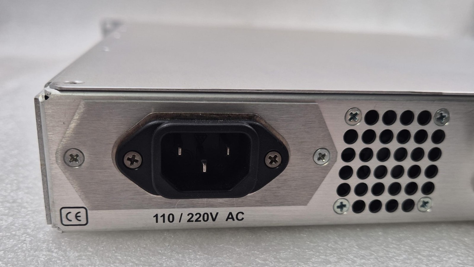 Advantech ARMT-LKuK3 A7D-BF00002000 Ku-Band Block Frequency Converter