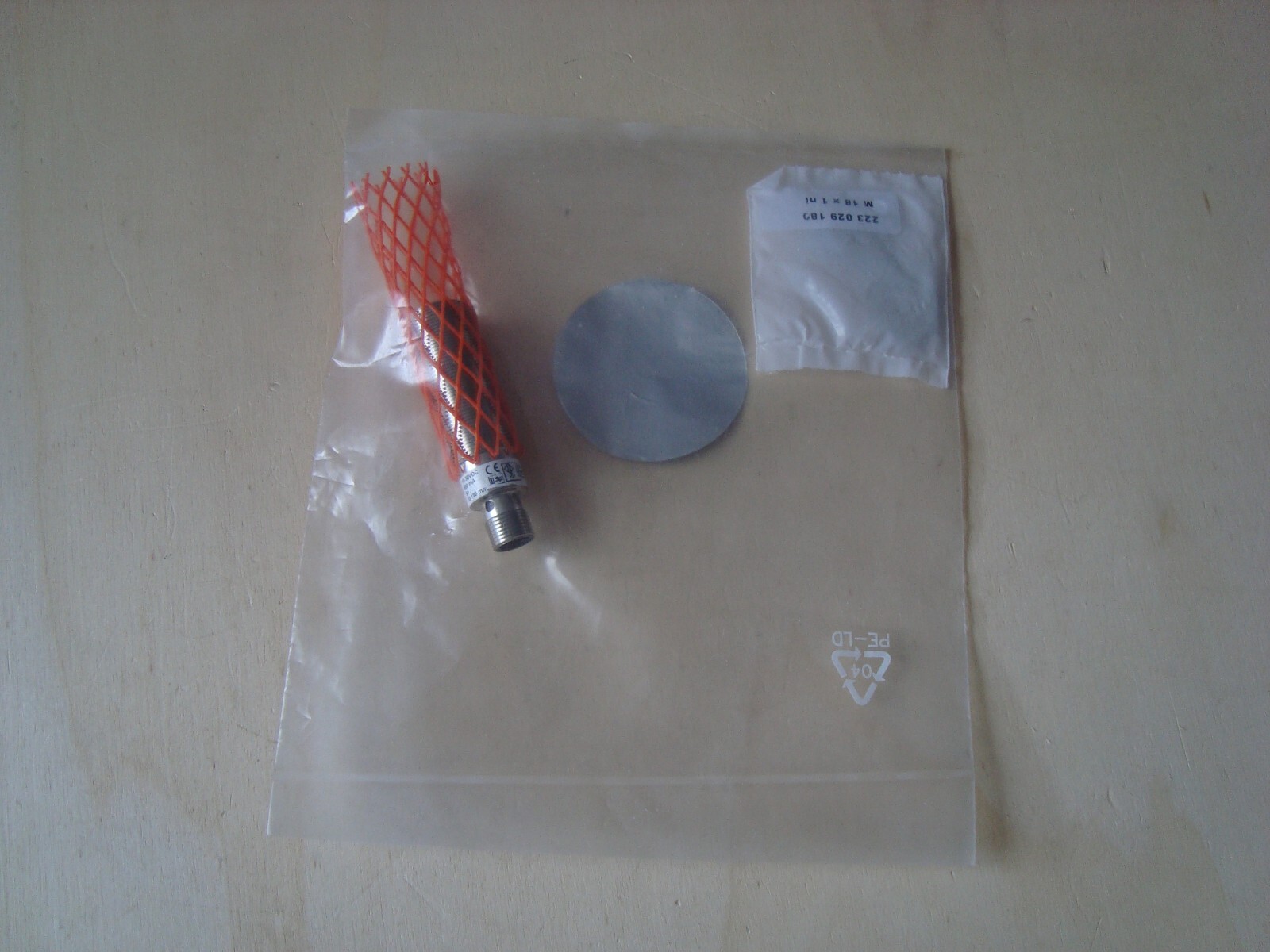 BALLUFF – BOS 18M-PS-1HA-E5-C-S4-BACKGROUND SUPPRESSION PHOTOCELL 10-120mm –