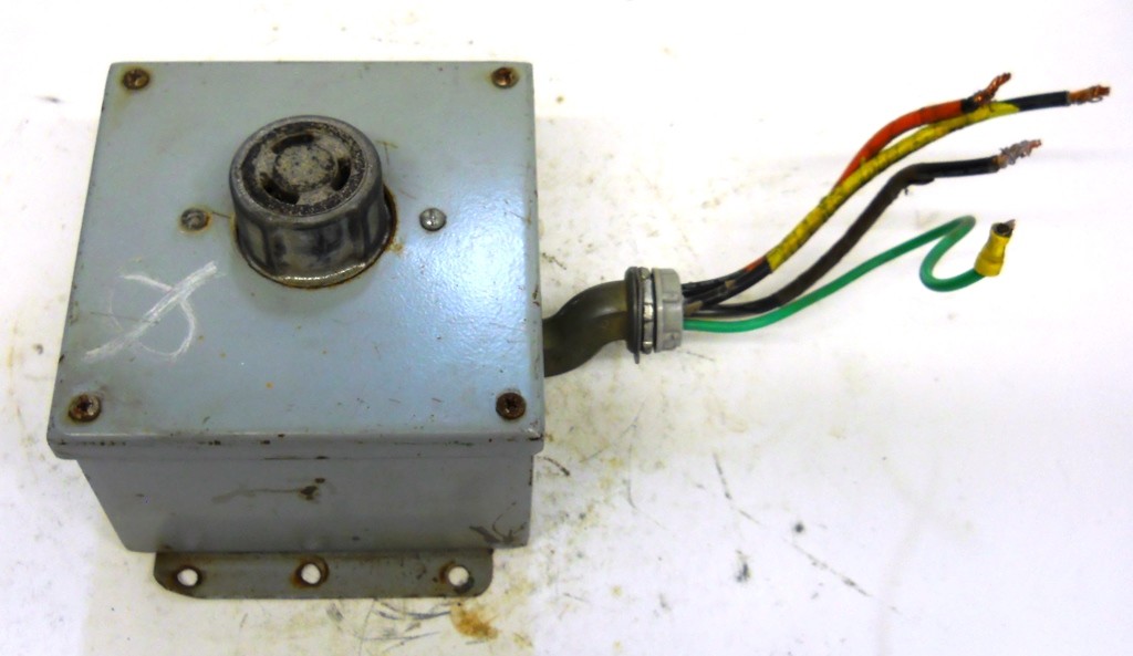 UNKNOWN BRAND ELECTRICAL ENCLOSURE W/ HUBBELL TWIST-LOCK RECEPTACLE