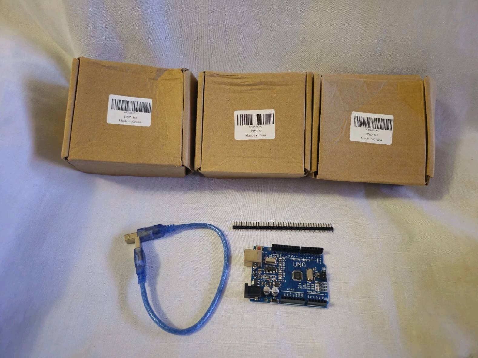(3) UNO-R3 with Cable X003YF300V