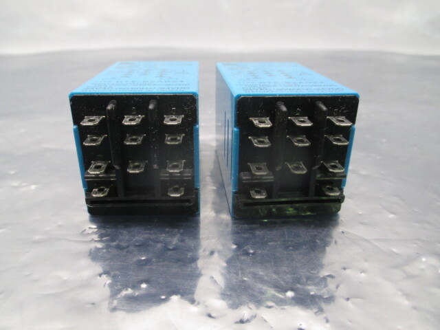 2 IDEC RTE-B2AD24 Electronic Timer, 100502