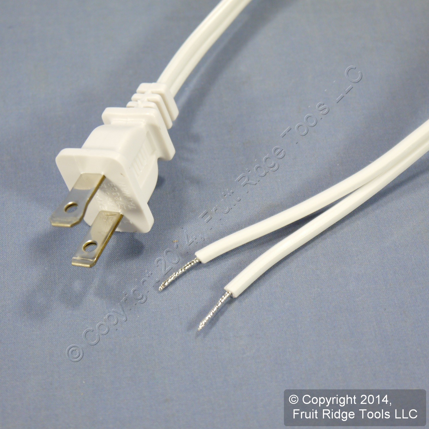 Leviton White 18/2 AWG 6-Foot 6′ Wire 10A 125V P7136-TAI