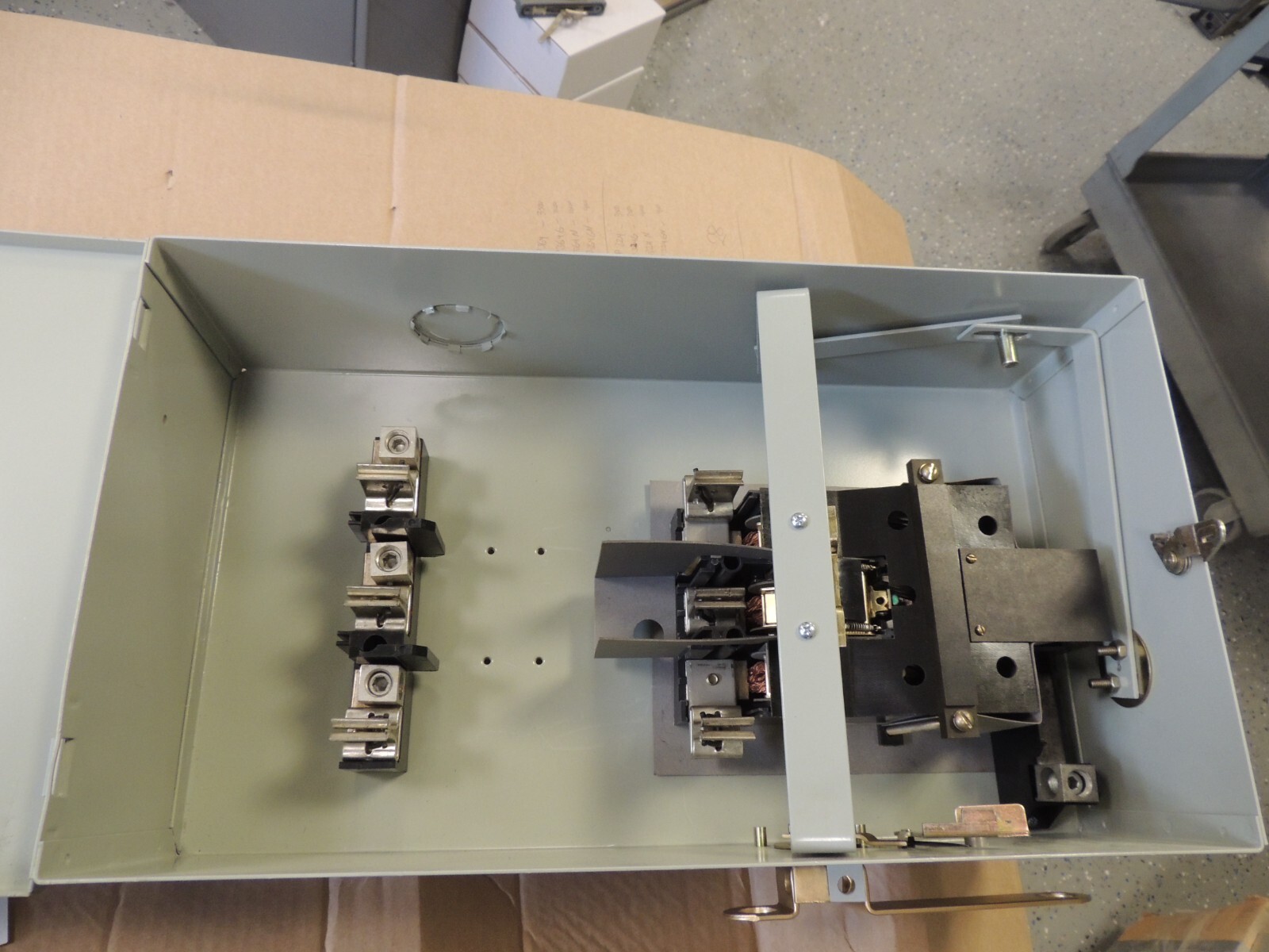 Westinghouse ITAP364G 200A 600V RECON Busway Fusible Switch