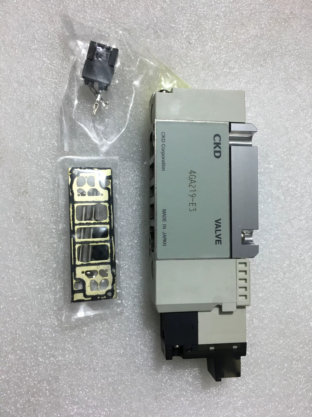 1PCS NEW FIT FOR CKD 4GA219-06-E3-3 Solenoid Valve
