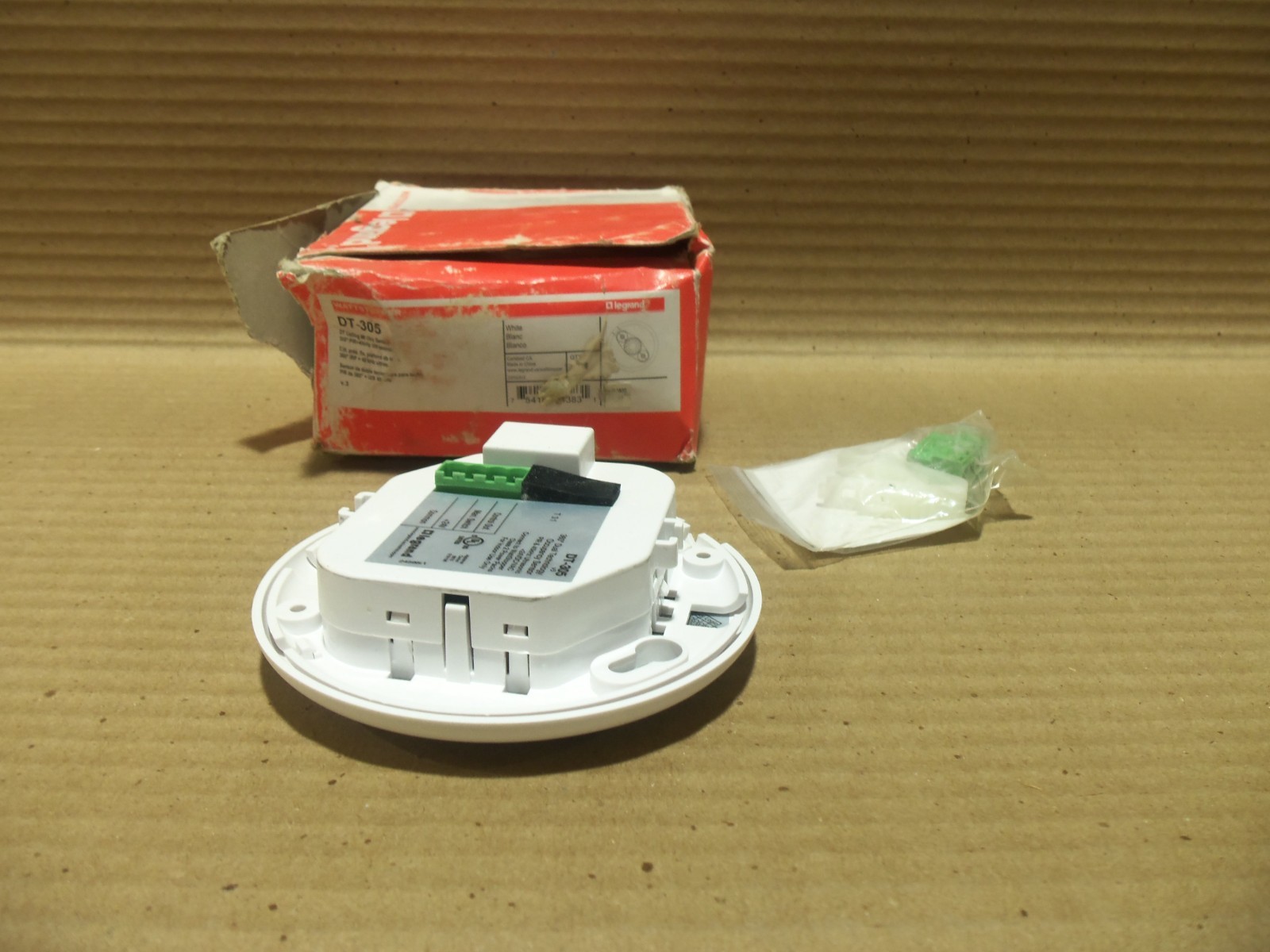 NEW Wattstopper DT-305 Black Dual Tech Ceiling Mount Occupancy Sensor