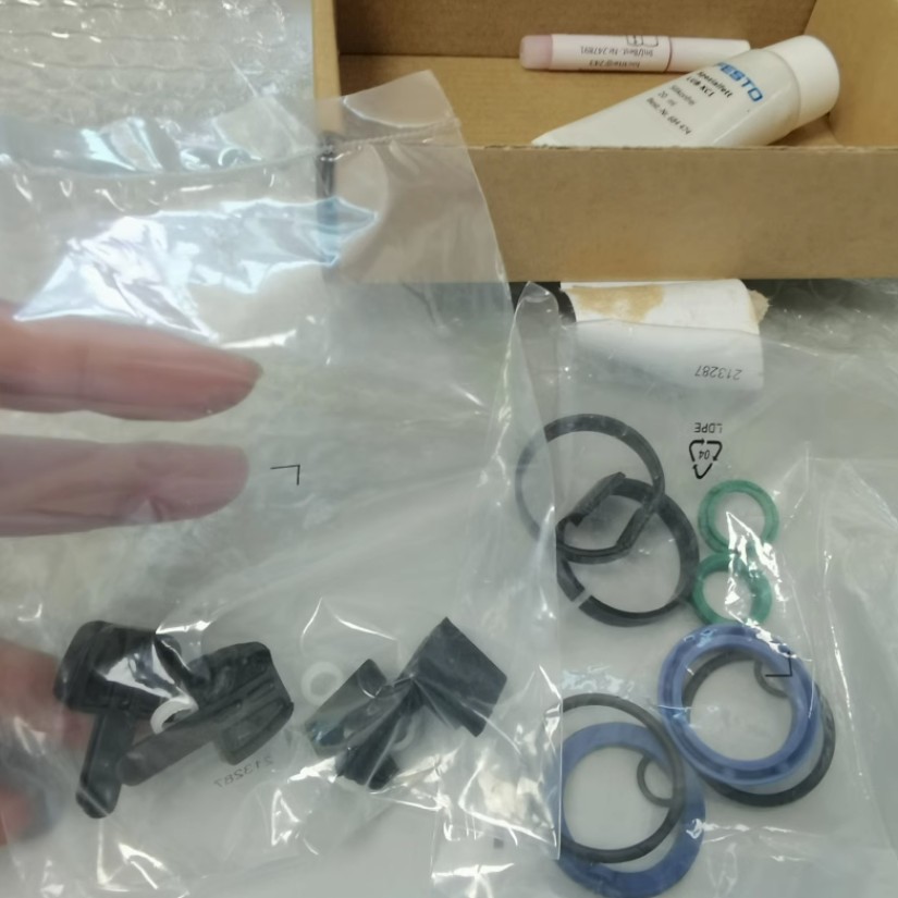 1 set NEW DGP/DGPL-32-PPVA 123564 Seals Rod-Free Cylinder Repair Kit