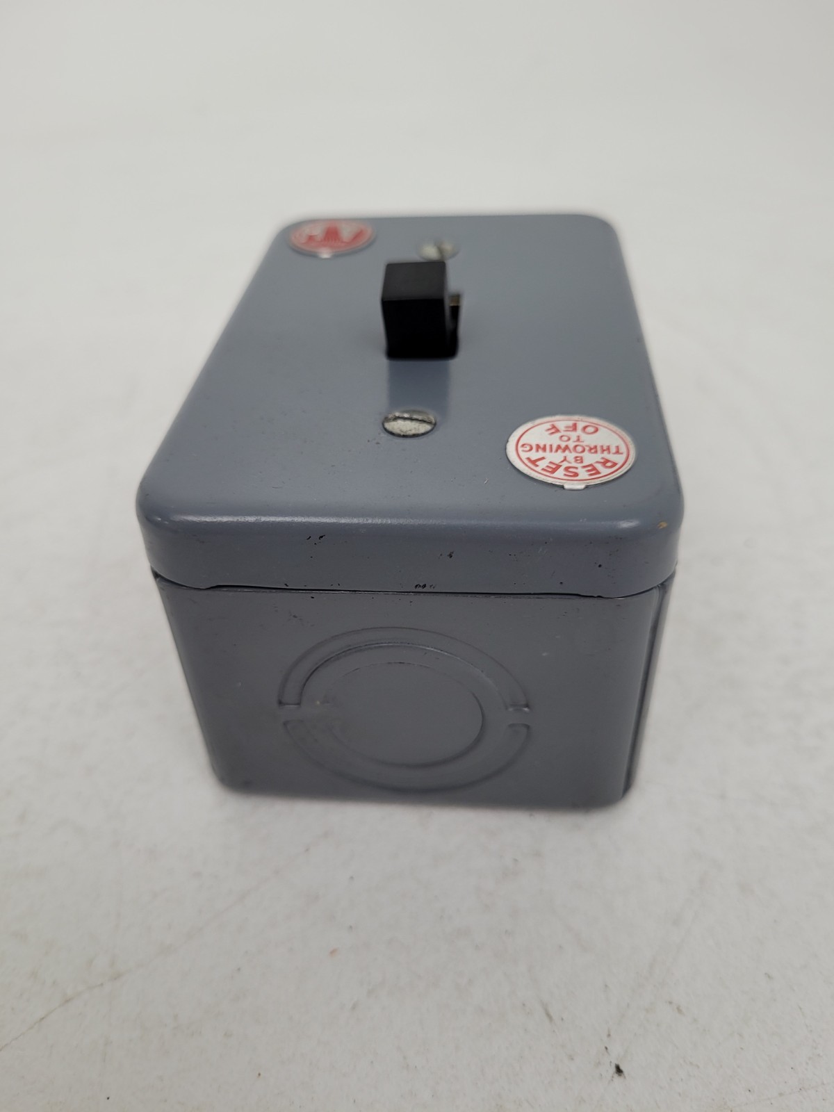 RL-21 Arrow Hart Manual Starter Nema 1 Enclosure 115/230V- Next Day Option – New