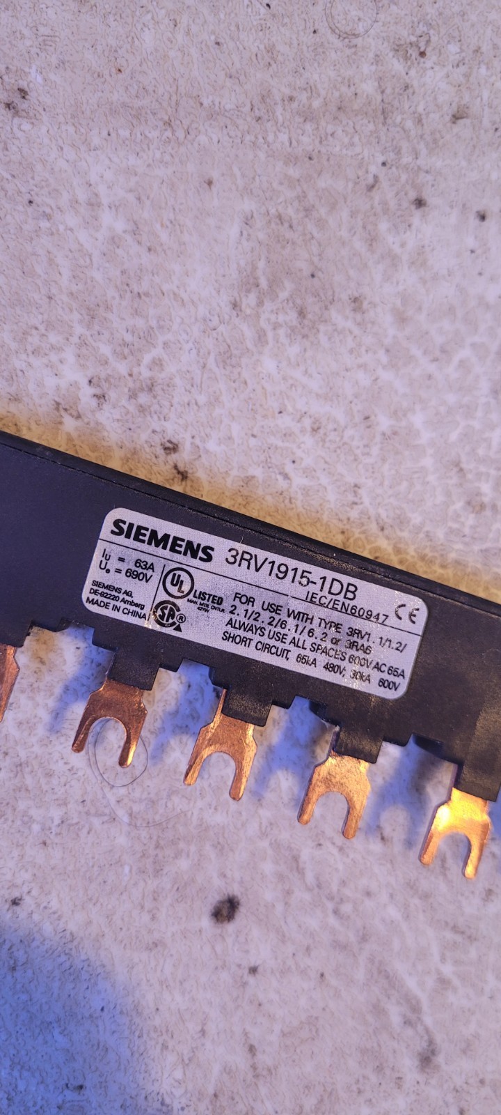 SIEMENS 3RV1915-1DB 63A 690V BUSBAR FEEDER TERMINAL
