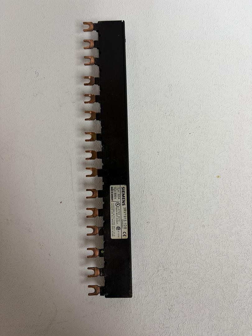 Siemens 3RV1915-1DB Motor Protection Circuit Breaker – 690V, 63A GHC-37