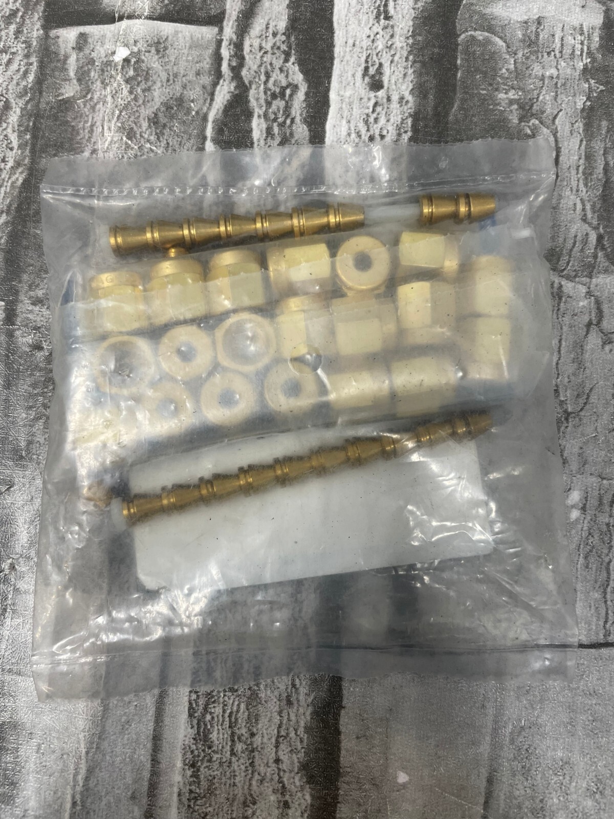 Agilent Technologies 5080-8750 Fittings 1/8″ Brass 20 PK New Free Shipping
