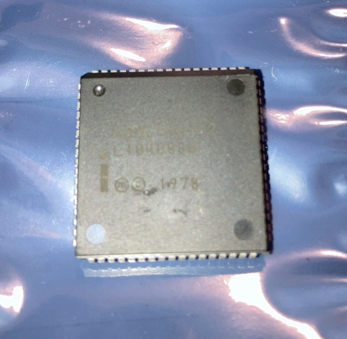 Intel N80C186-12 microprocessor, a 16-bit CMOS CPU. PLCC68 x 1pc USA Seller