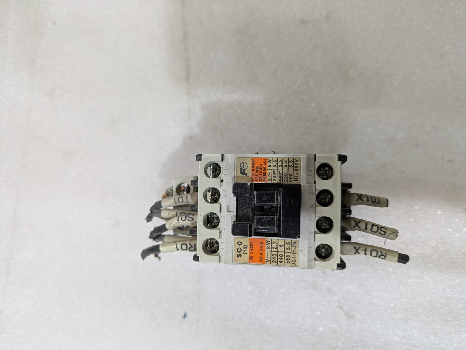 Fuji Electric SC-0 SC13AA Magnetic Contactor 3 Pole 13A 600V Motor Starter