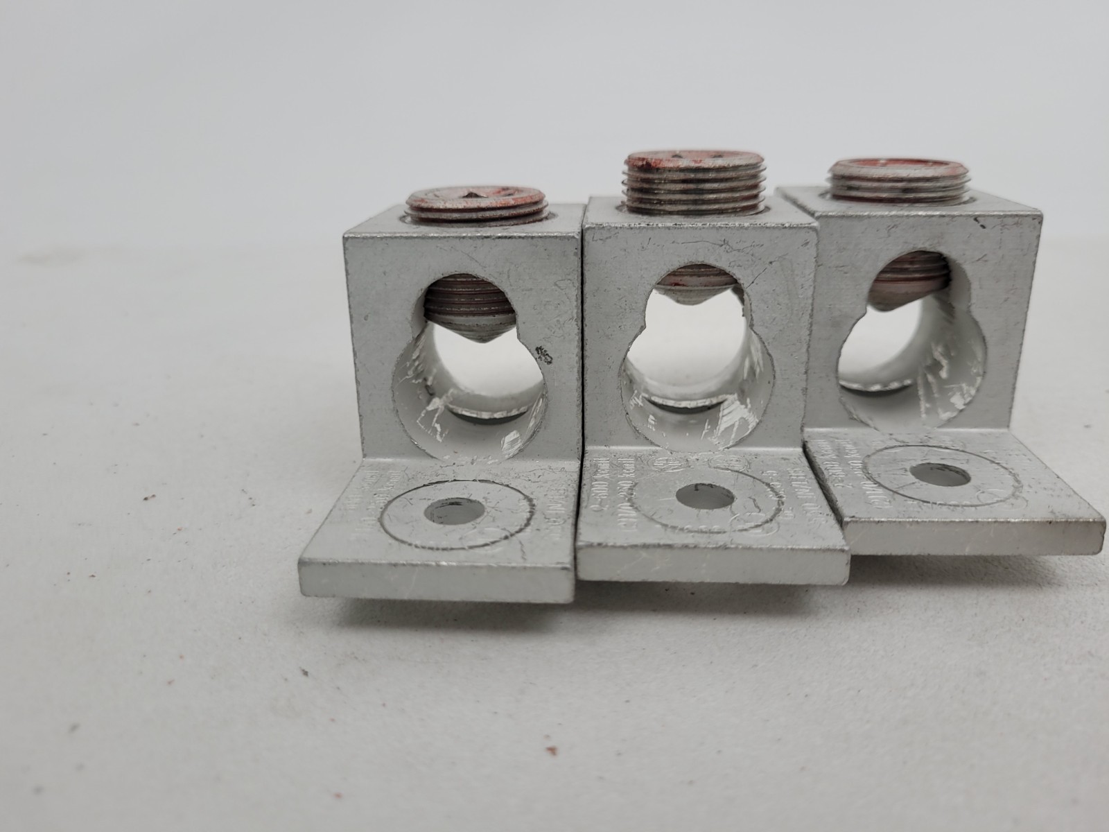 MLA1 GE Main Lug Kit For A Series 2/II CU-AL6-350 kcmil – Next Day Option