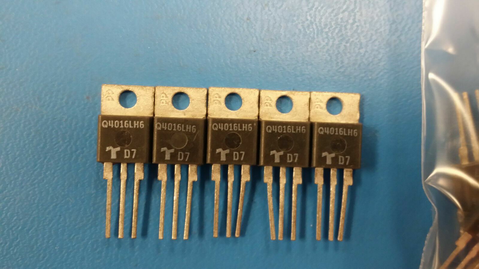 (5 PCS) Q4016LH6 TECCOR Thyristor TRIAC 400V 16A 3-Pin(3+Tab) TO-220AB Isolated