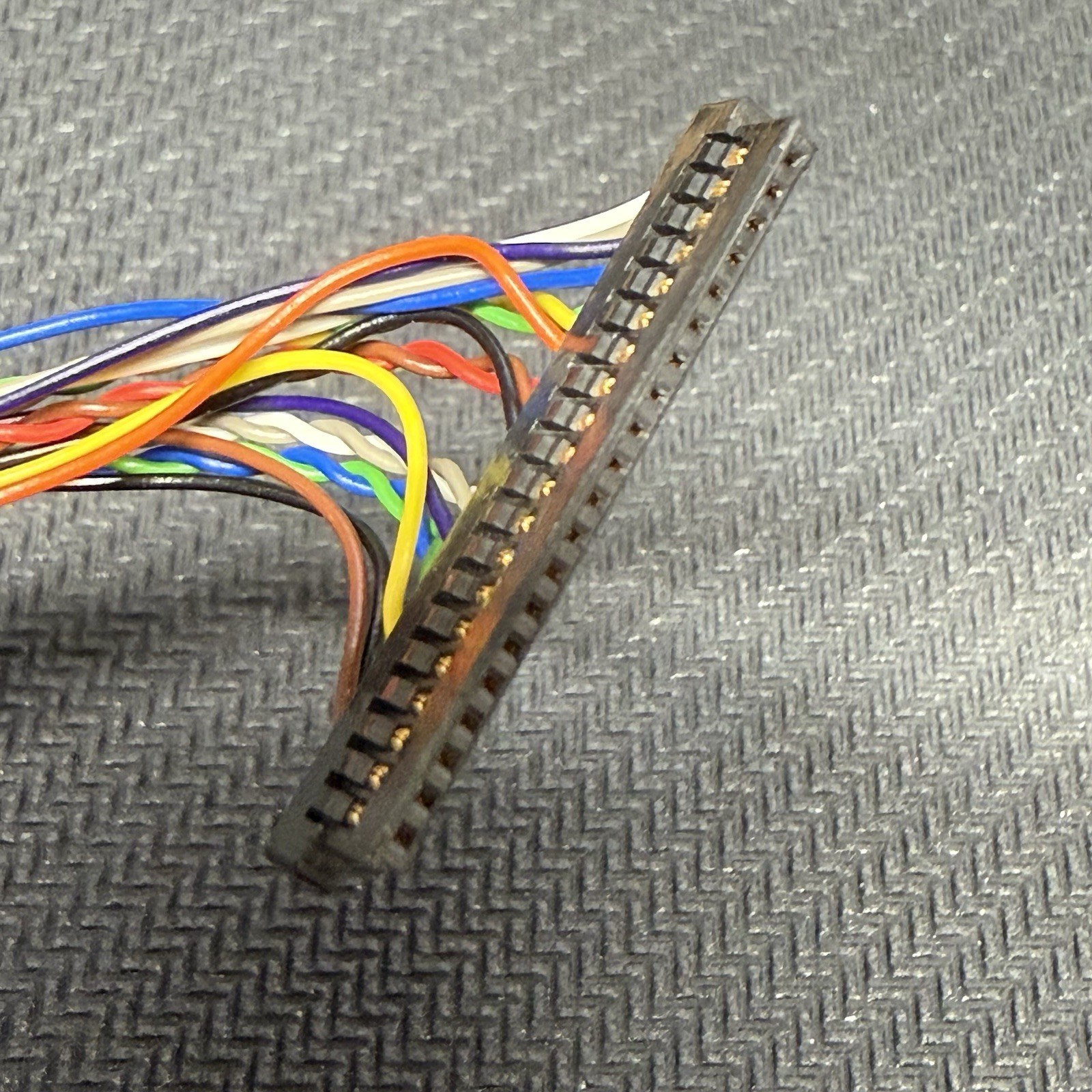 Advantech QD11703 PC/104 20-Pin SPH10x2 LVDS LCD Cable 18in NOS