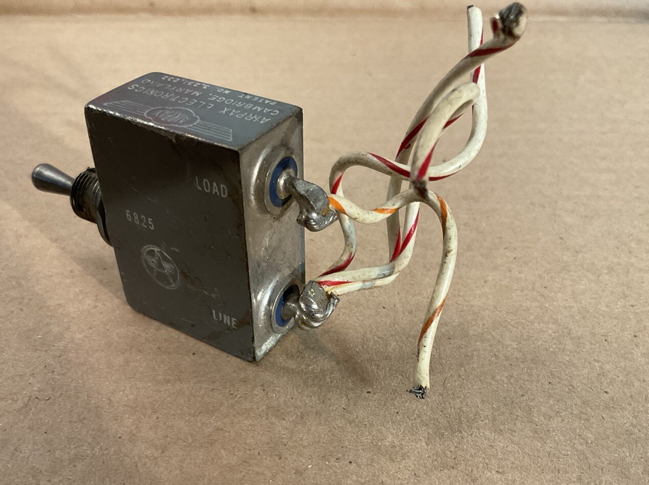Used AIRPAX SENSATA AP 1-52-0202 Switch Sealed Magnetic Circuit Protector