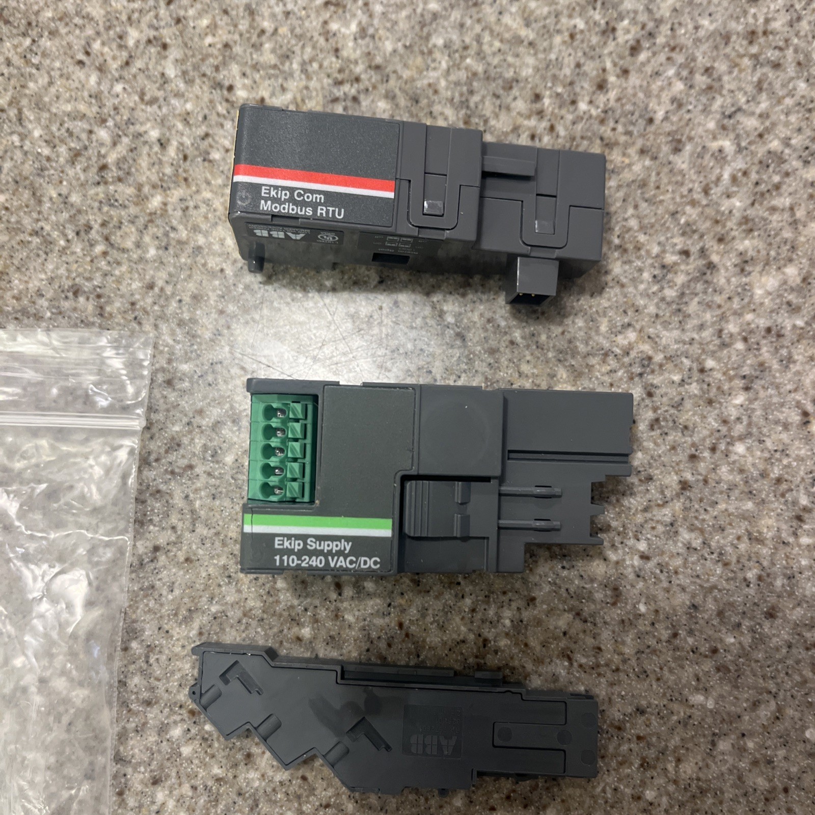 ABB Ekip Com Modbus RTU + Ekip Supply 110–240V + 3x Plug Modules – Emax/Tmax