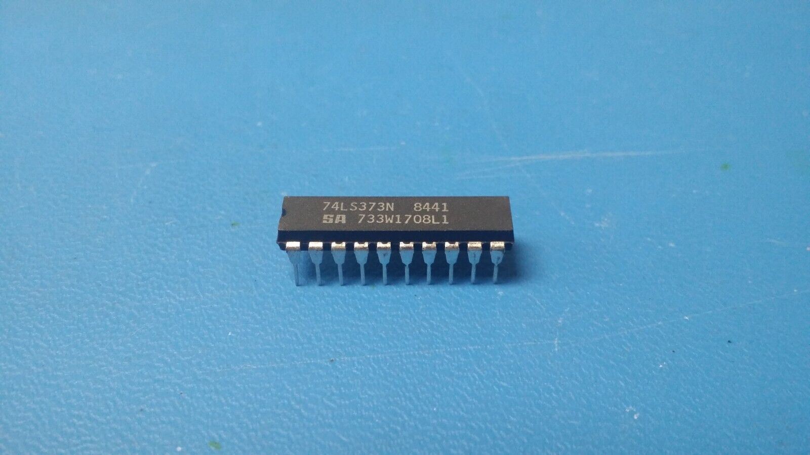 (5 PCS) 74LS373N SIGNETICS IC OCT D-TYPE LATCH 20-DIP