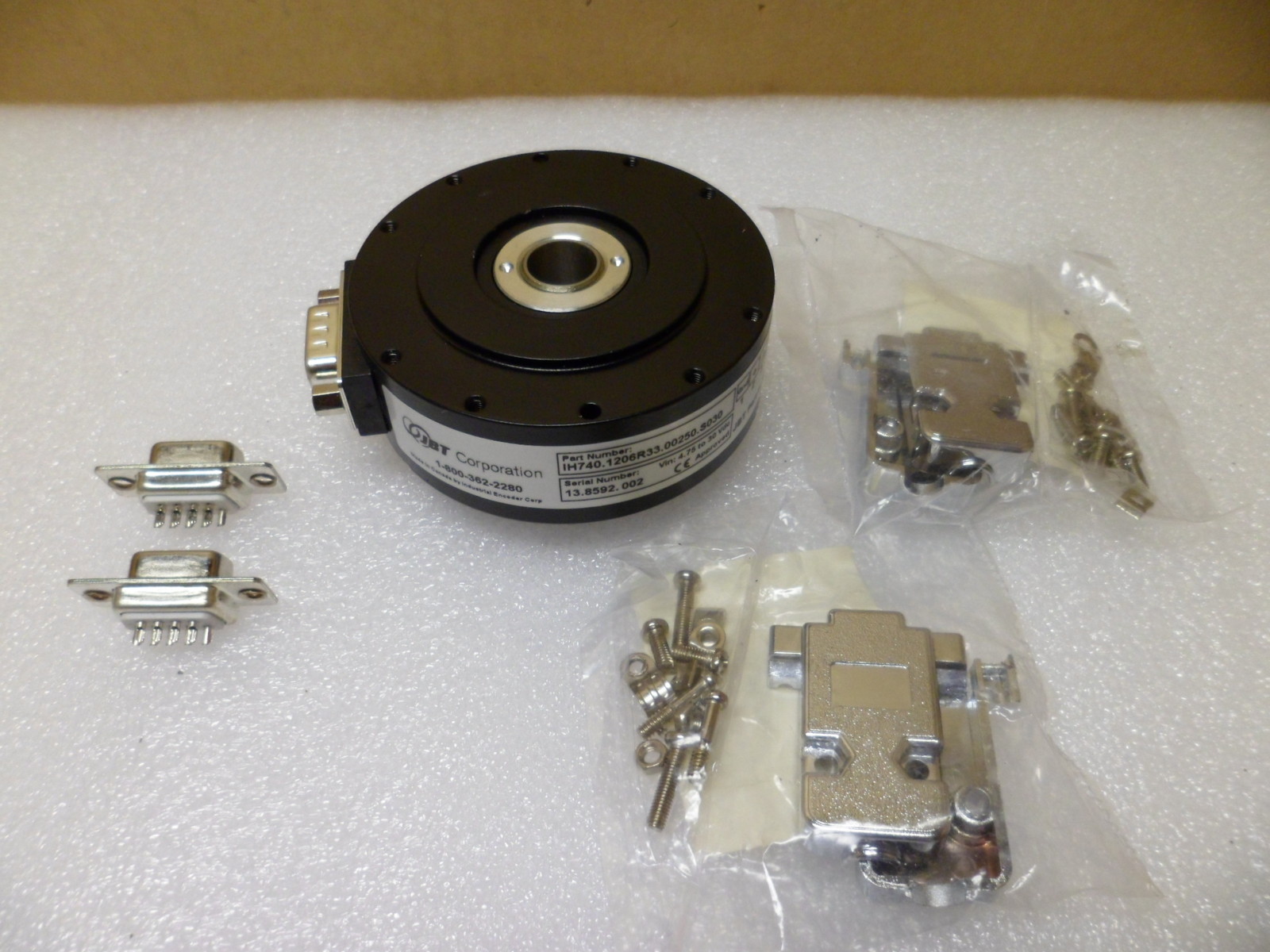 INDUSTRIAL ENCODER IH740.1206R33.00250.S030 INCREMENTAL ENCODER NOS Free Ship !