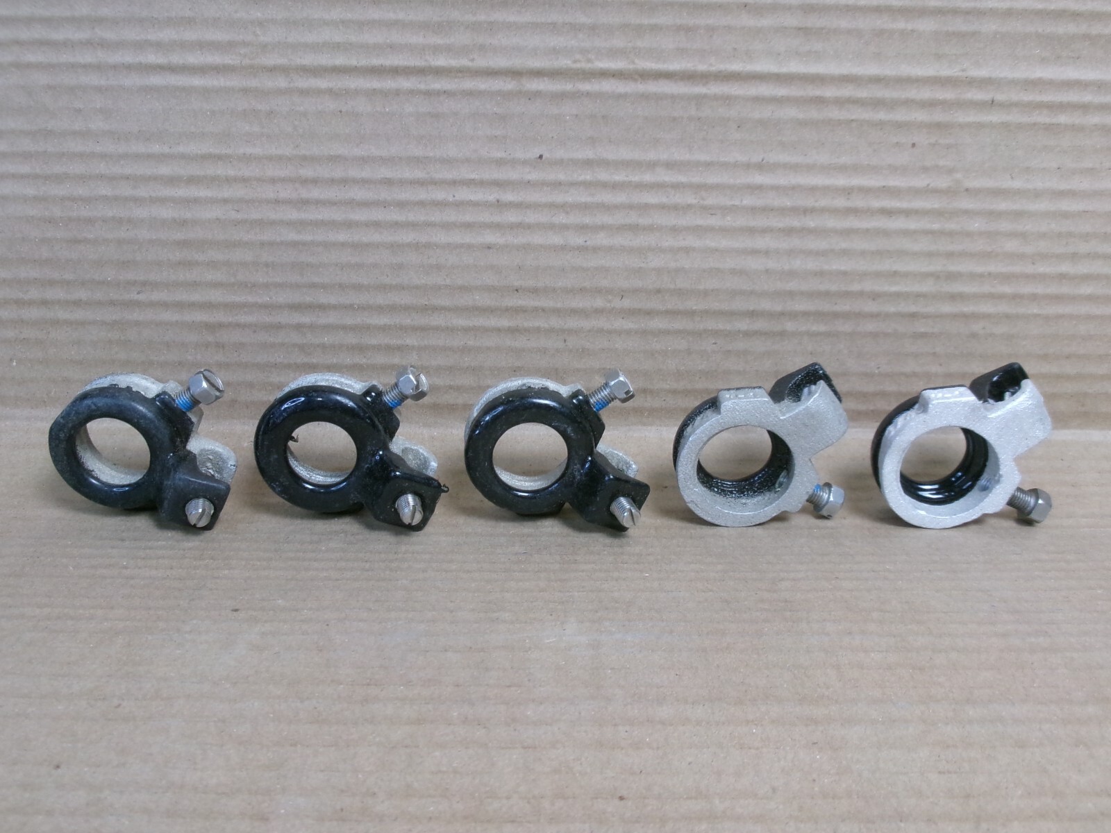 NEW LOT OF 5 T&B BGA075-14-4 3/4″ GROUNDING BUSHINGS 14-4 INSULATED SET SCREW