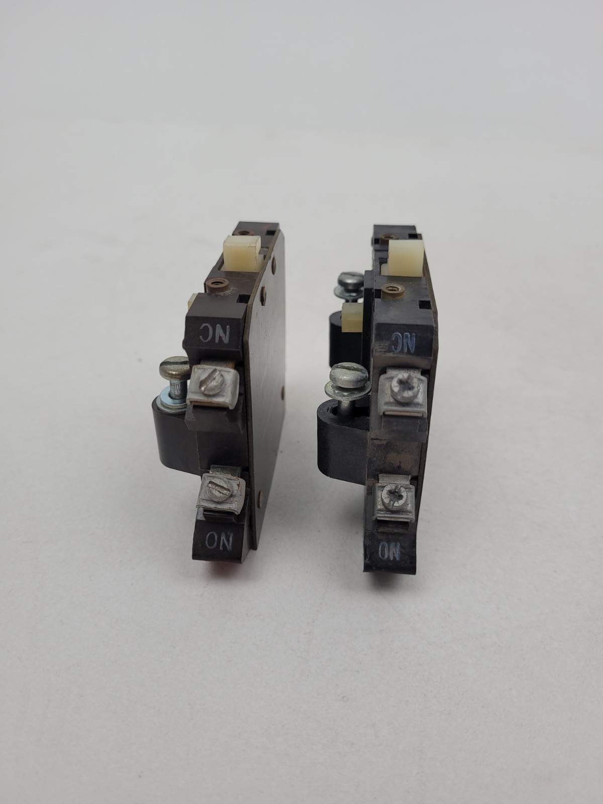 Lot of 2 – C320KB8 Cutler-Hammer Auxiliary Contact- Next Day Option