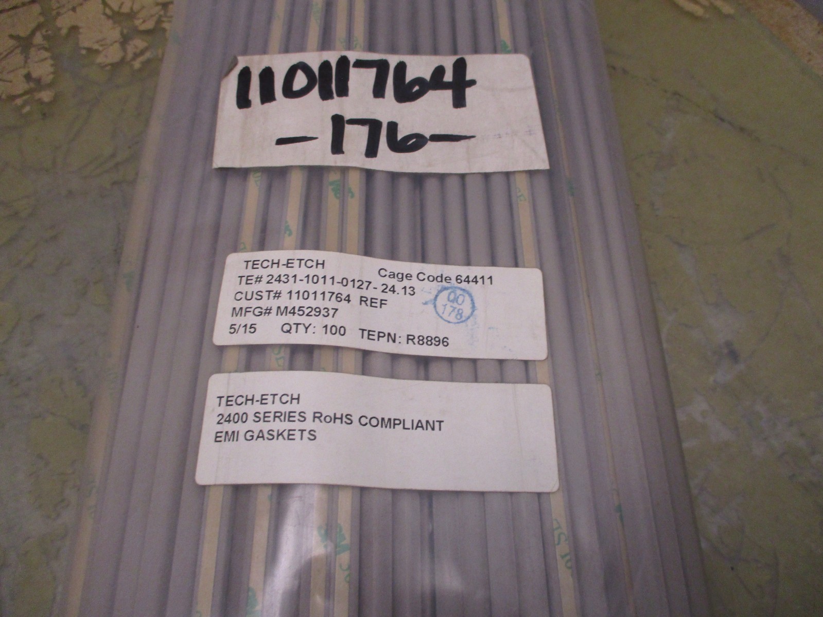 Lot of 100 Tech Etch 2400 Series EMI Gaskets 2431-1011-0127-24.13 [4*I-21]