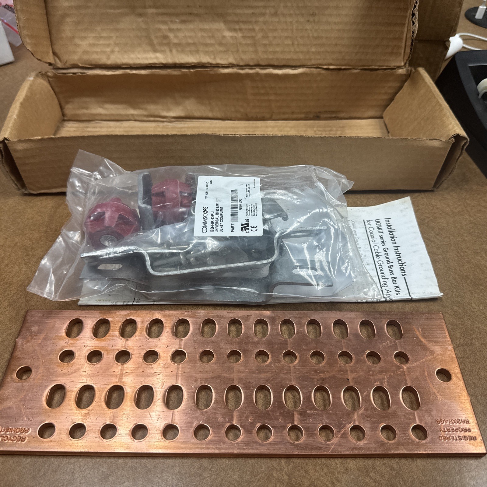 COMMSCOPE UGBKIT-0412-T Universal Copper Ground Bar Lug w/ Hardware 4×12″