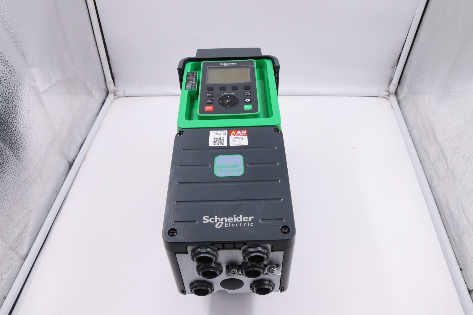 Schneider Electric ATV630U07N4 MADE IN INDONESIA