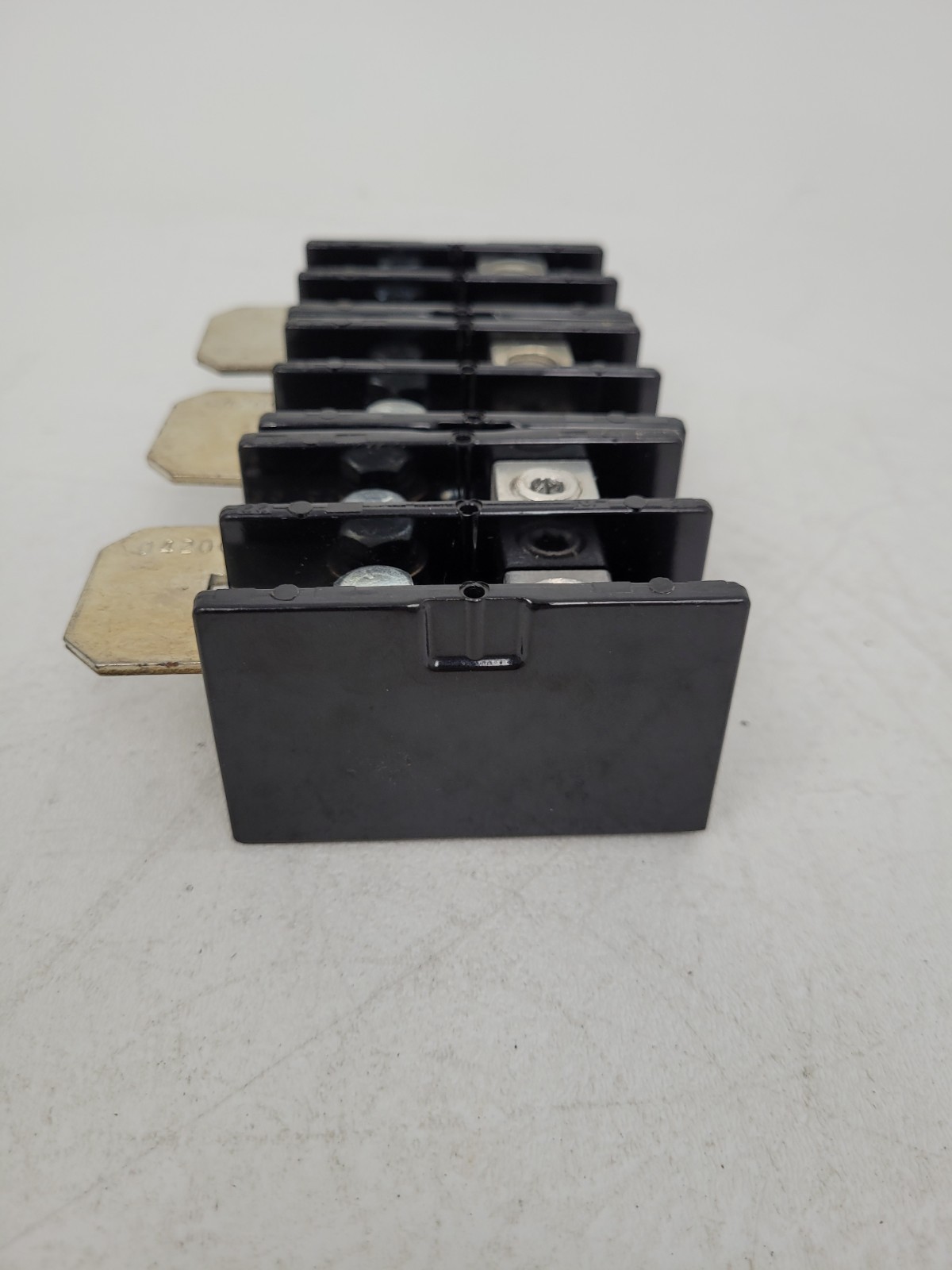 (Lot of 3) 1422553 Marathon Power Distribution Block 600V 175A – Next Day Option