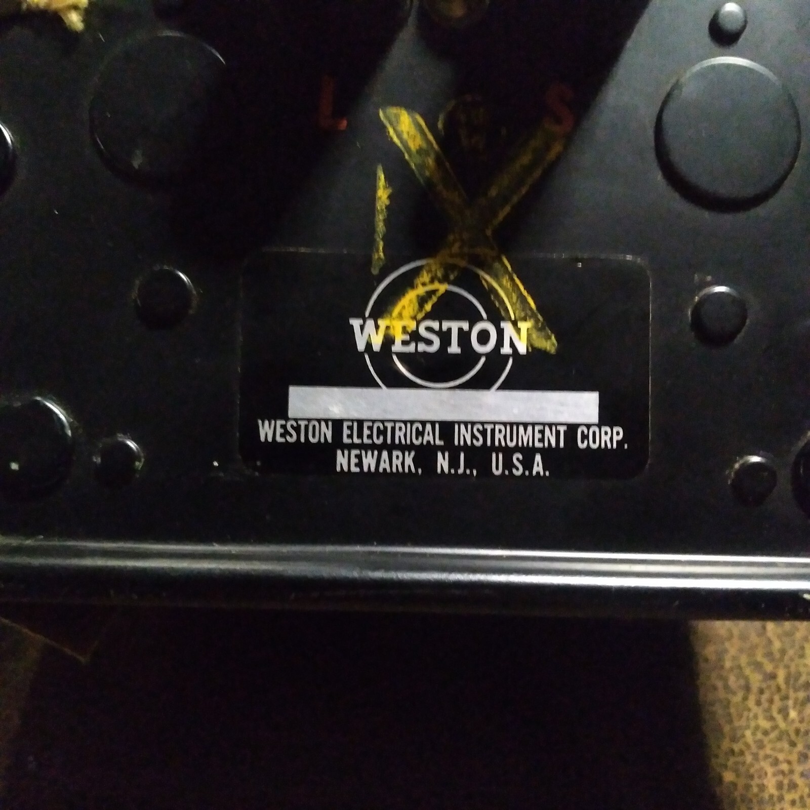 Weston 0-2000 KVAR KILOVAR A-C METER PANEL 6″ Metal Case Model 925 Made In USA