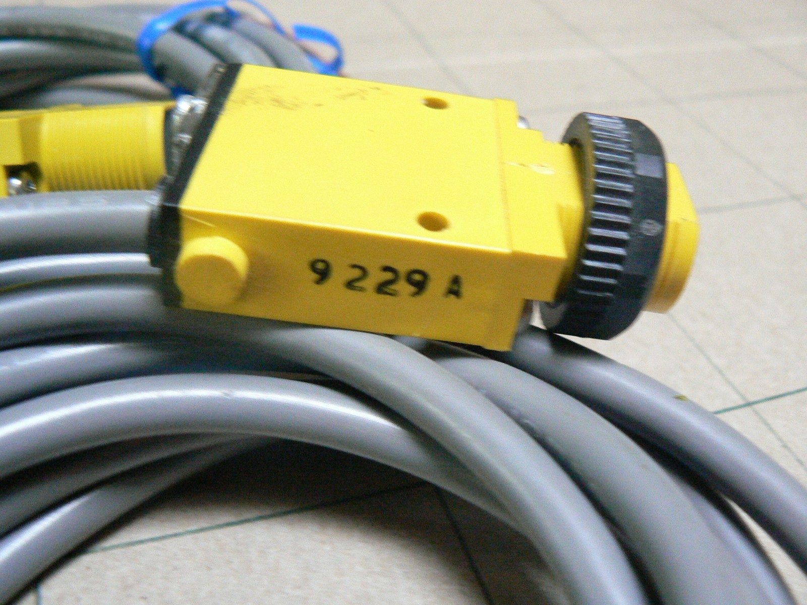 BANNER Engr, SM312LV-9229A / 9412A , PhotoElectric Sensor, -new- (P-d)