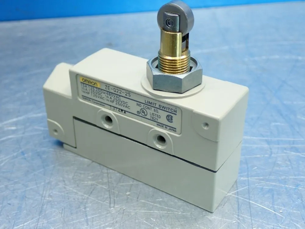 OMRON ZE-Q22-2S GENERAL PURPOSE ENCLOSED LIMIT SWITCH 05250400097