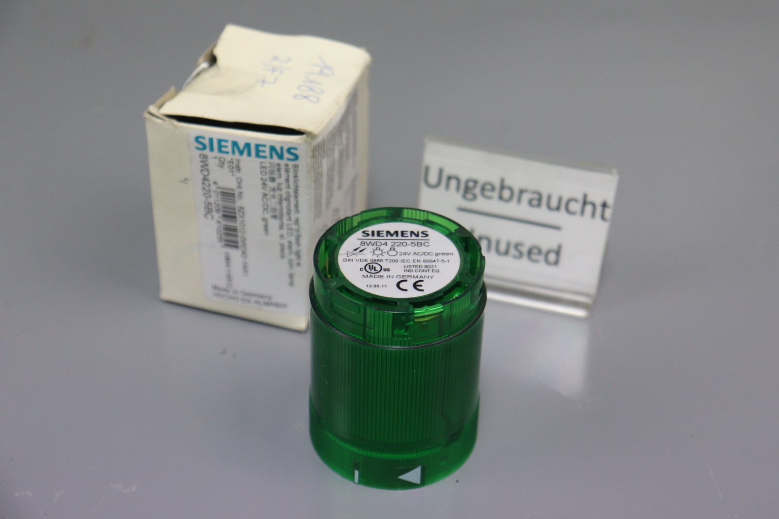 Siemens 8WD4220-5BC Flashing Light Element Green LED 24VAC/DC Unused Original Packaging