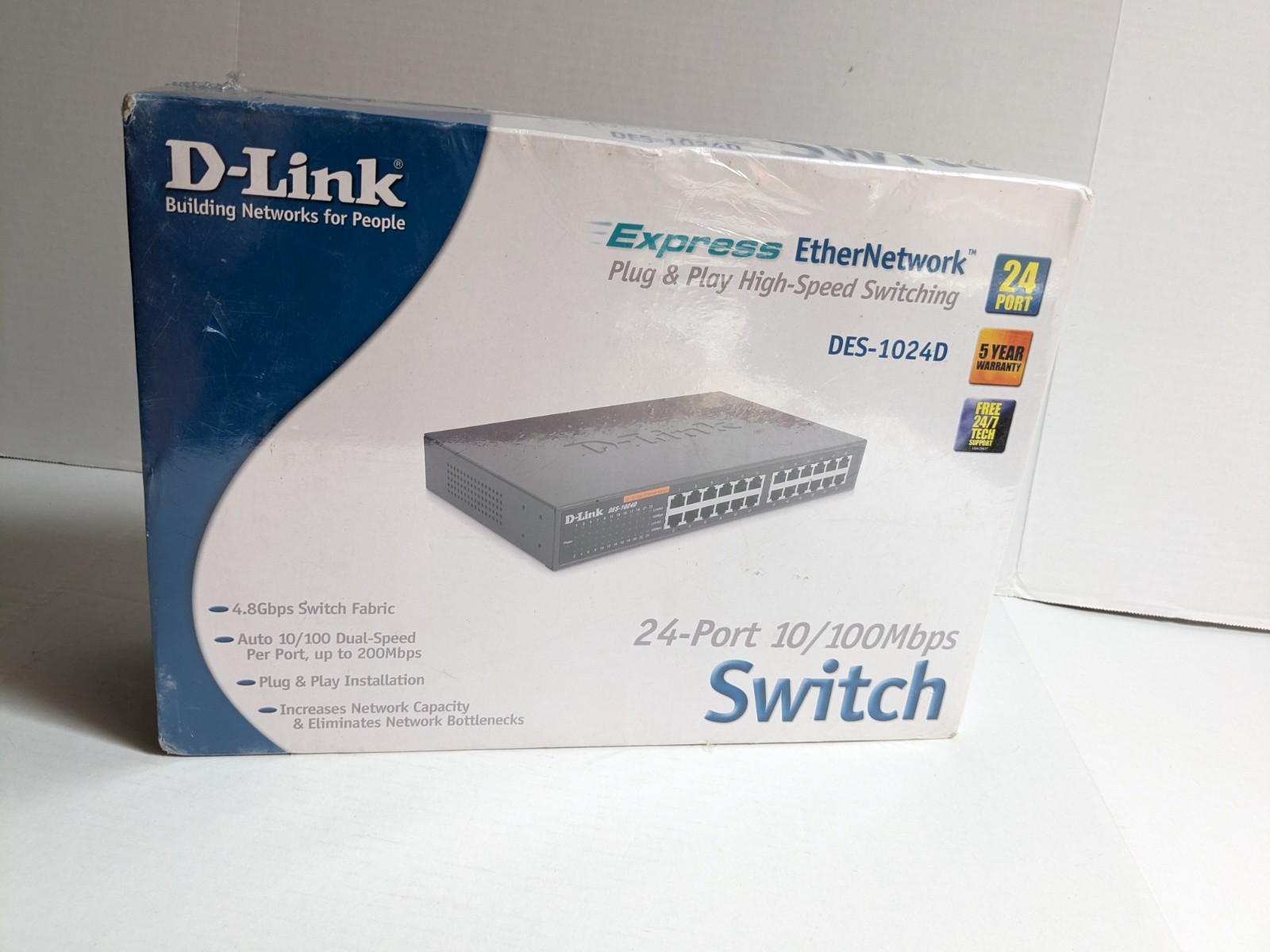 FACTORY SEALED D-link des-1024d 10/100 fast ethernet switch NEW IN BOX