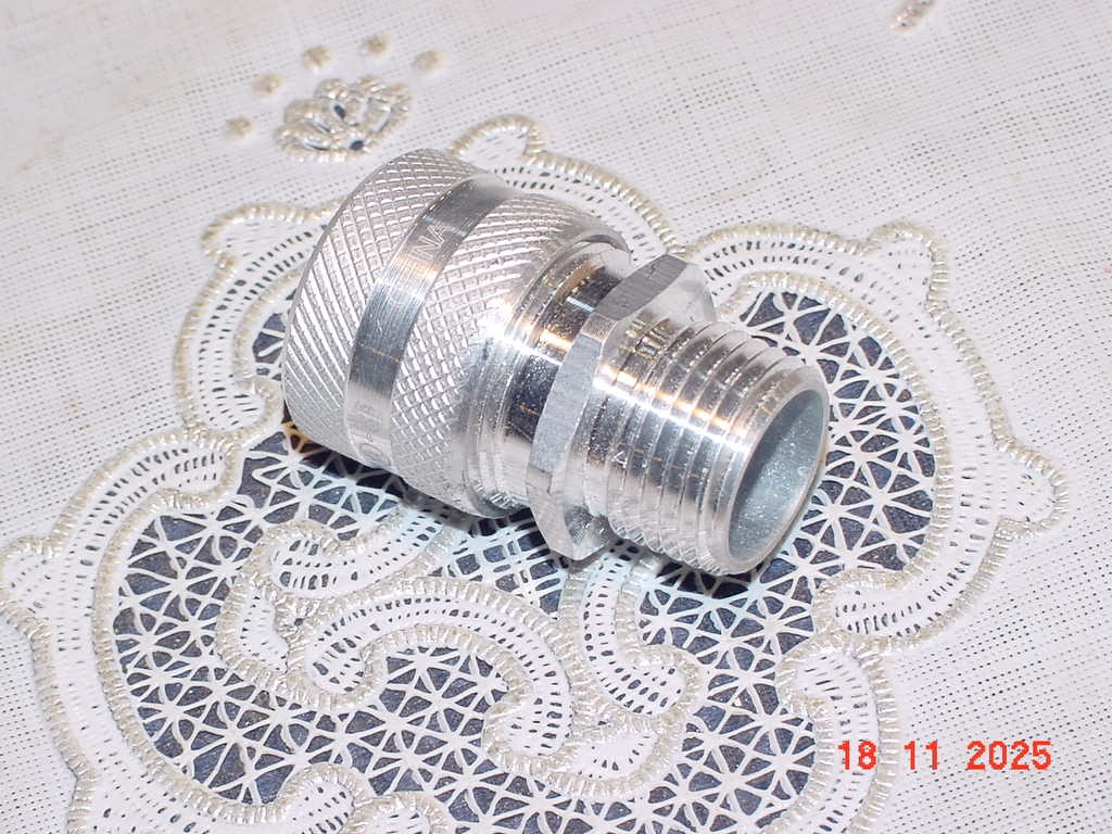 Hubble SHC1024 Cord Connector Aluminum, 1/2 NPT Diameter Range .50-.63 Inch NEW!