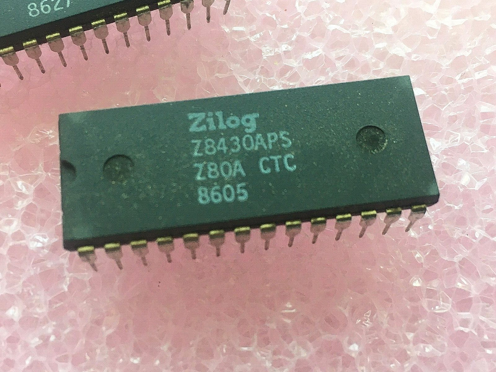 2pc Z8430APS ZILOG Z80A CTC 28 PIN DIP