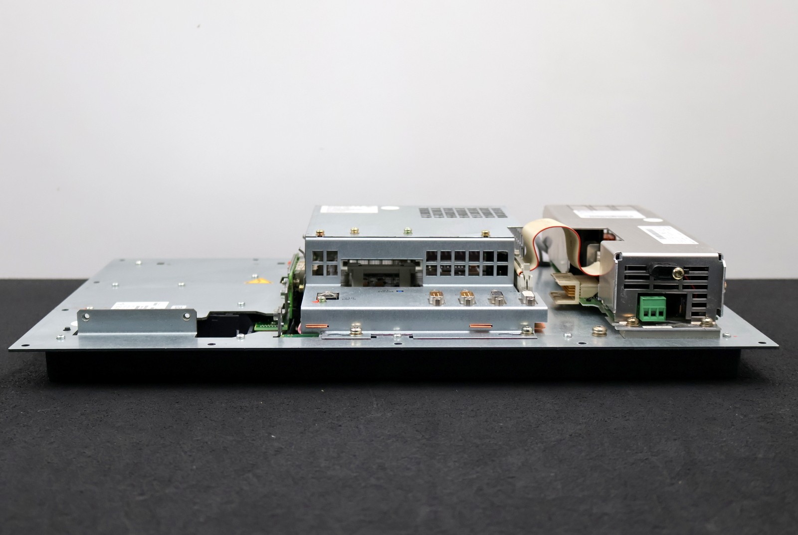 SIEMENS 840D OP 031 LCD Monochrome STD-LAY 6FC5203-0AB10-0AA1 24VDC 20.4…28.8V